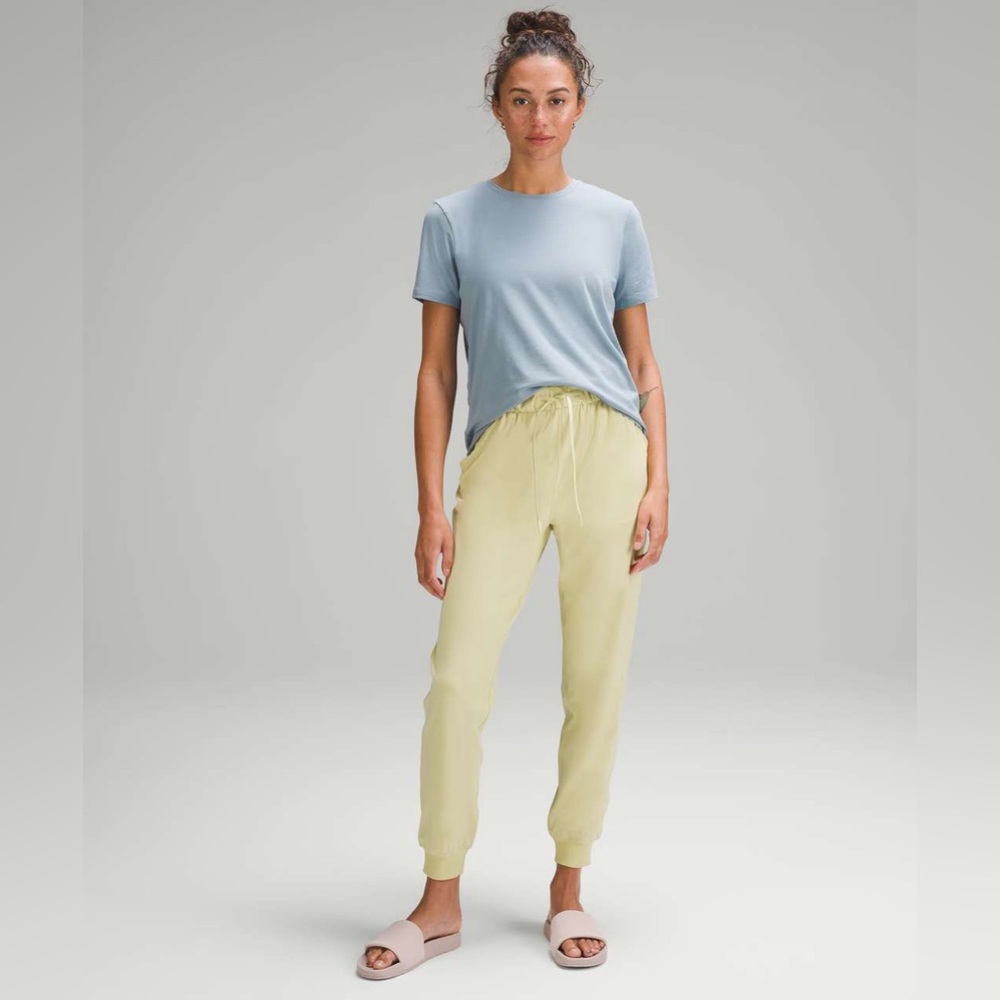Lululemon Stretch High-Rise Jogger